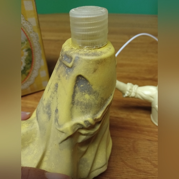 Avon Roses, Roses Cologne 4oz FULL Girl Jumping Rope with box - Picture 11 of 16